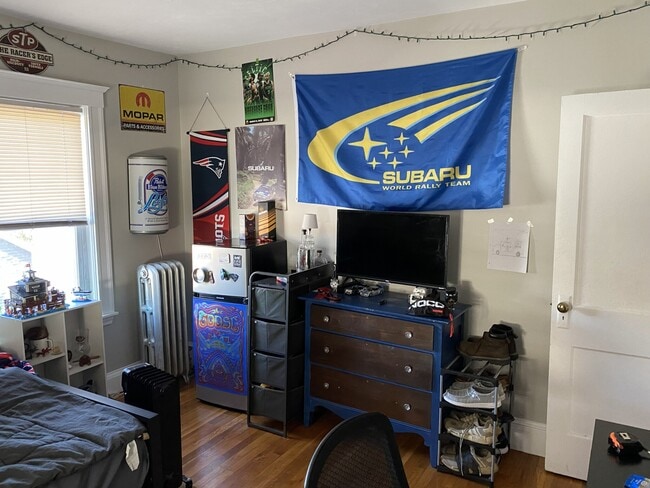 Building Photo - 173 Hillside St