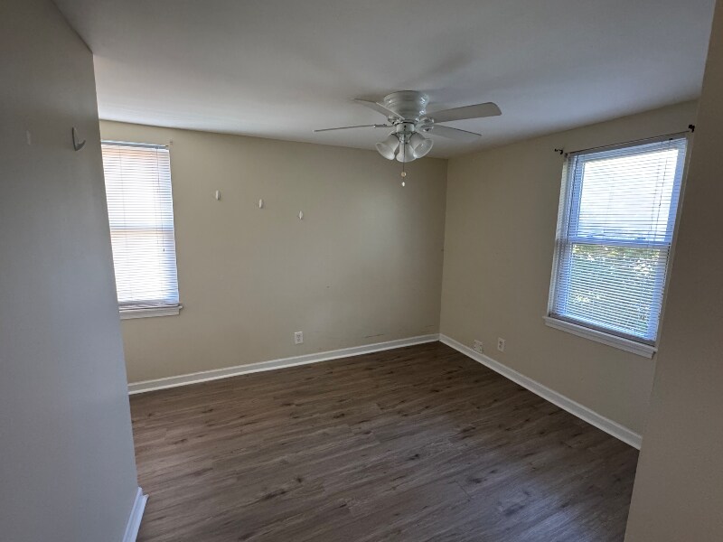 Building Photo - 8 Walnut Ave