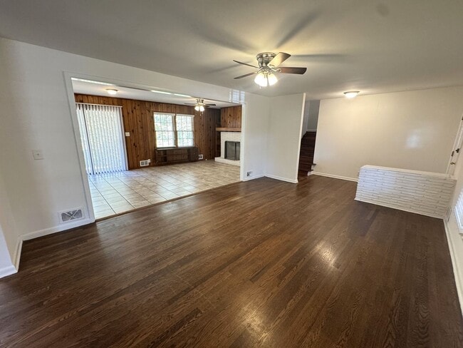 Building Photo - 5br home off S. Milledge For Rent