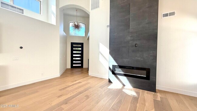 Building Photo - 8133 E Cortez Dr