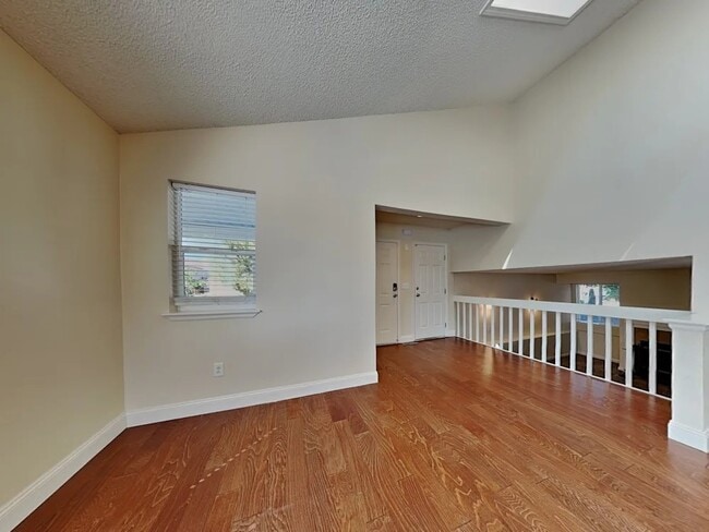 Building Photo - 21905 Saddlebrook Ct