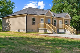 Building Photo - 117 Travis Dr