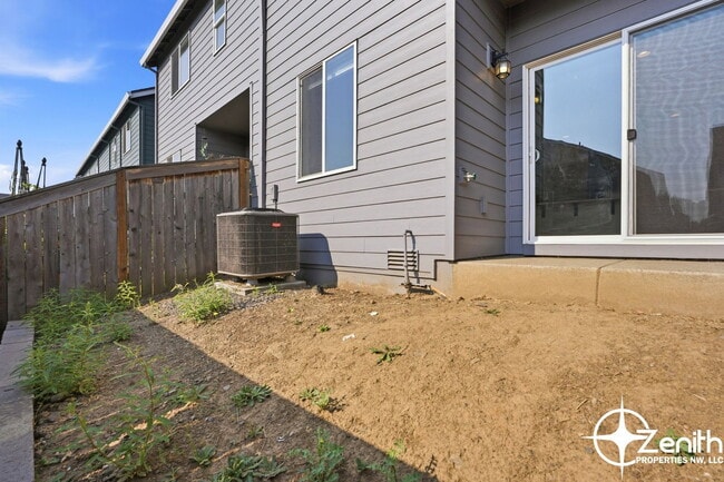 Building Photo - 8515 NE 13th Pl