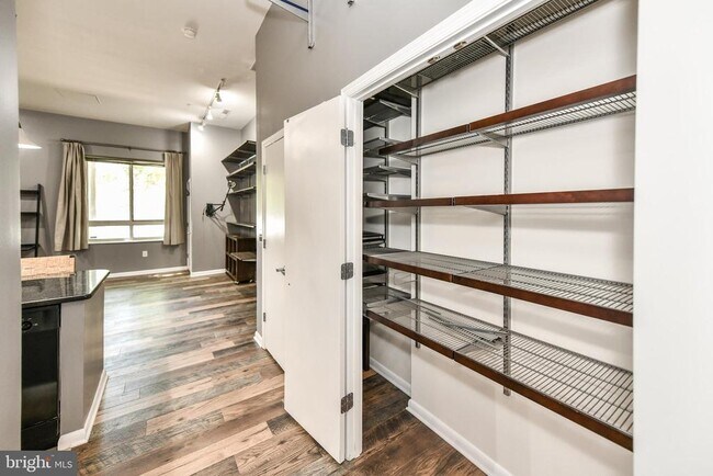 Building Photo - 355 I St SW