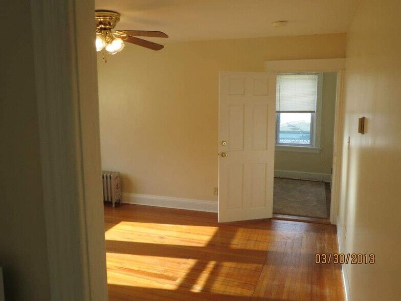 Building Photo - 1320 Cranston St