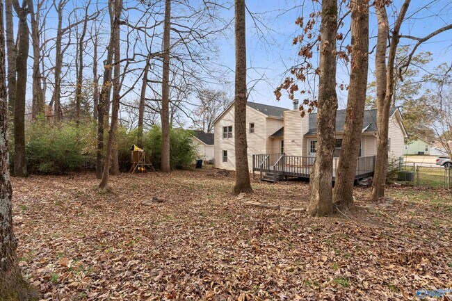 Building Photo - 220 Andra St