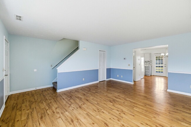 Building Photo - 3-Bedroom Townhouse with Yard & Privacy in Harrisonburg