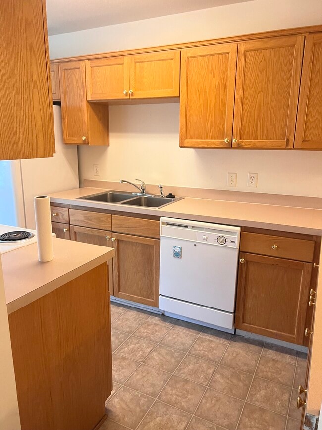 Building Photo - 2303 E 27th Terrace