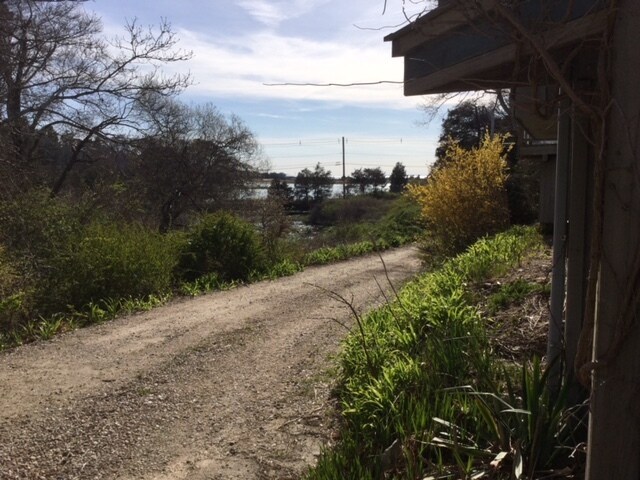 Building Photo - 2 Pine Hill Rd