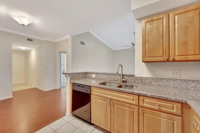 Building Photo - 15055 Michelangelo Blvd