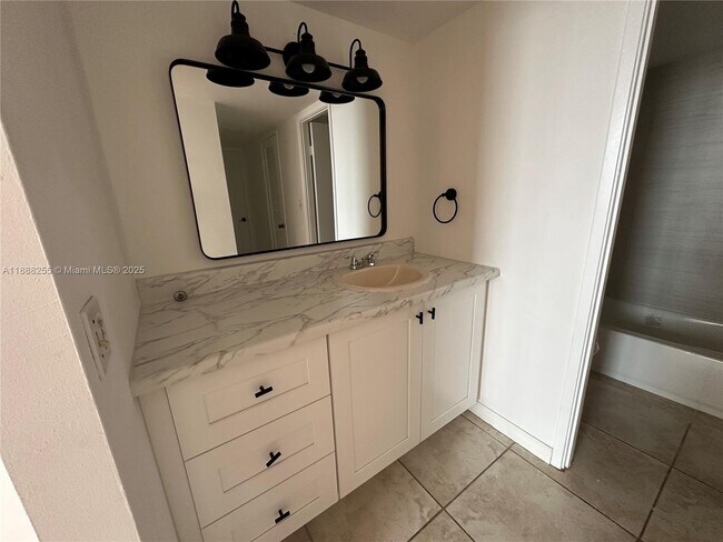 Building Photo - 1351 NE Miami Gardens Dr