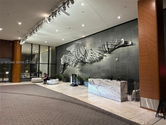 Building Photo - 68 SE 6th St