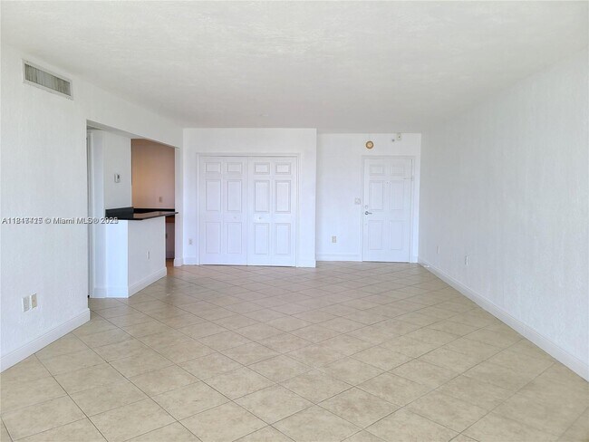 Building Photo - 10350 W Bay Harbor Dr
