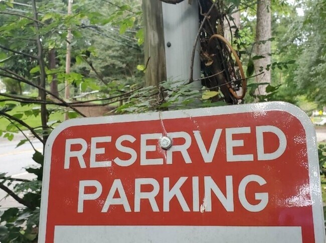 Building Photo - 75 E Wesley Rd NE