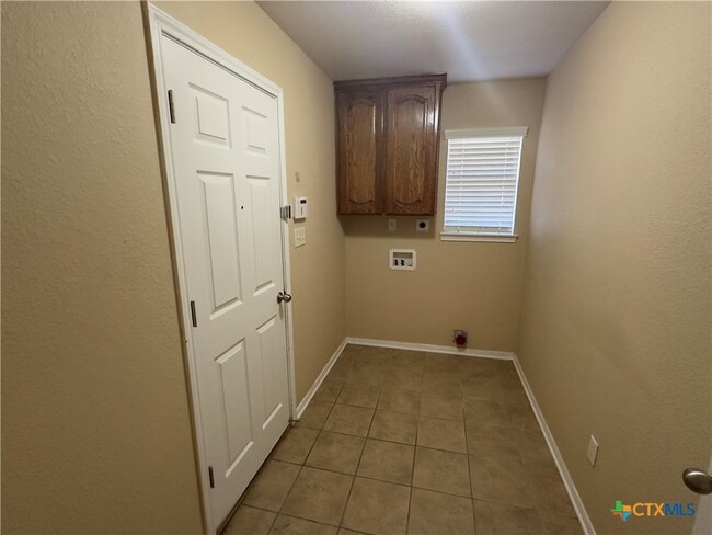 Building Photo - 2410 Bachelor Button Blvd