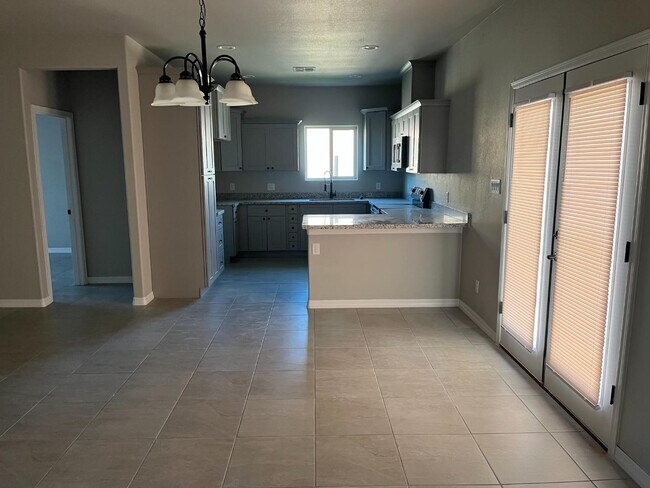 Building Photo - 10615 E 45th Pl