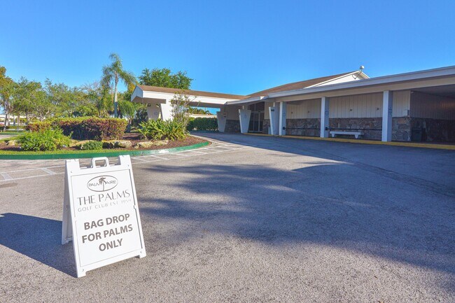 Building Photo - 2661 S Course Dr