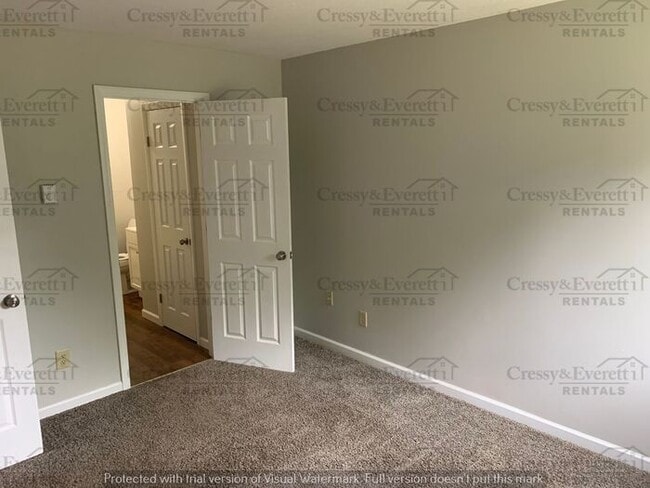 Building Photo - Cozy 1 Bedroom Apt With Balcony