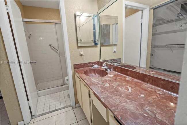 Building Photo - 9311 Wedgewood Dr