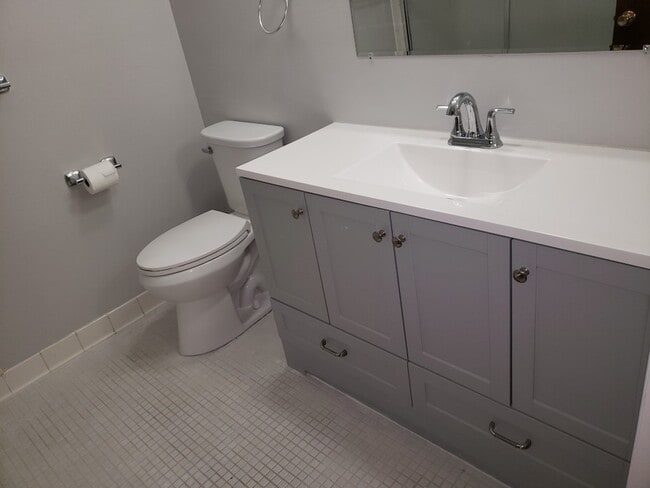 Building Photo - 24694 Creekside Dr