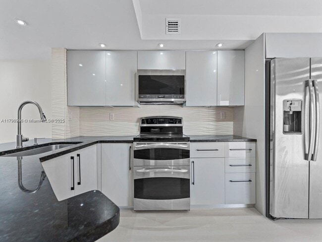 Building Photo - 3501 Magellan Cir
