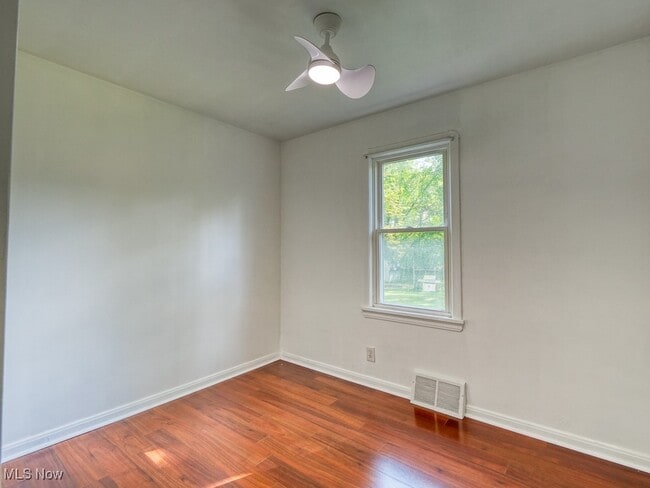 Building Photo - 18447 Pearl Rd