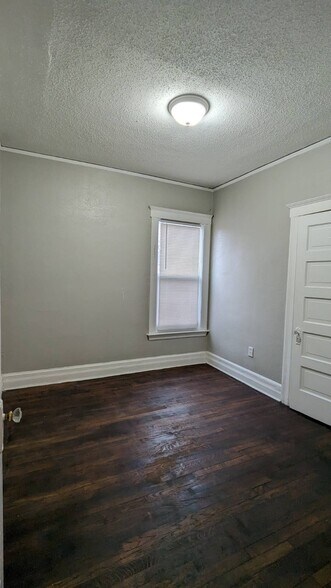 Building Photo - 534 Holbrook St