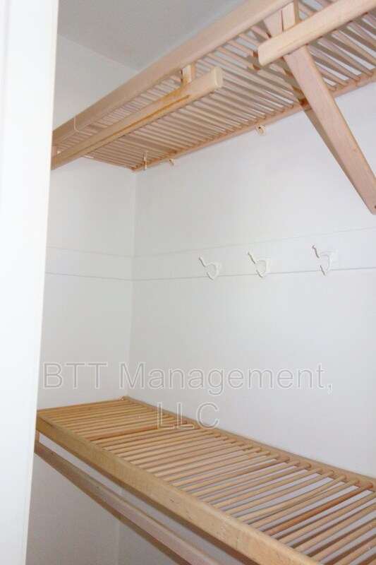 Building Photo - 8400 Greenwood Ave