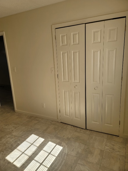 Building Photo - 346 Railroad Ave