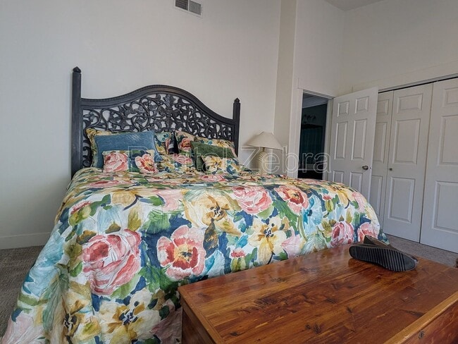 Building Photo - 351 S Valley View Dr