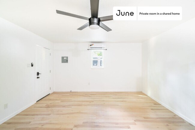 Building Photo - Room in Shared 5 bed/2 bath home in Newton Corner