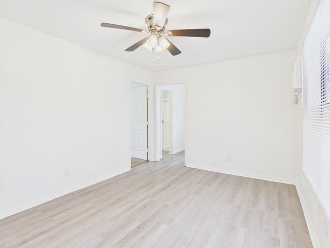 Building Photo - 1209 SW 20th Ave