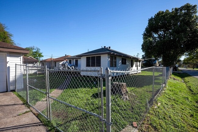 Building Photo - 2248 7th Ave