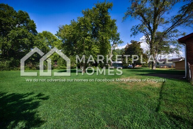 Building Photo - 4002 Summerhill Dr NW