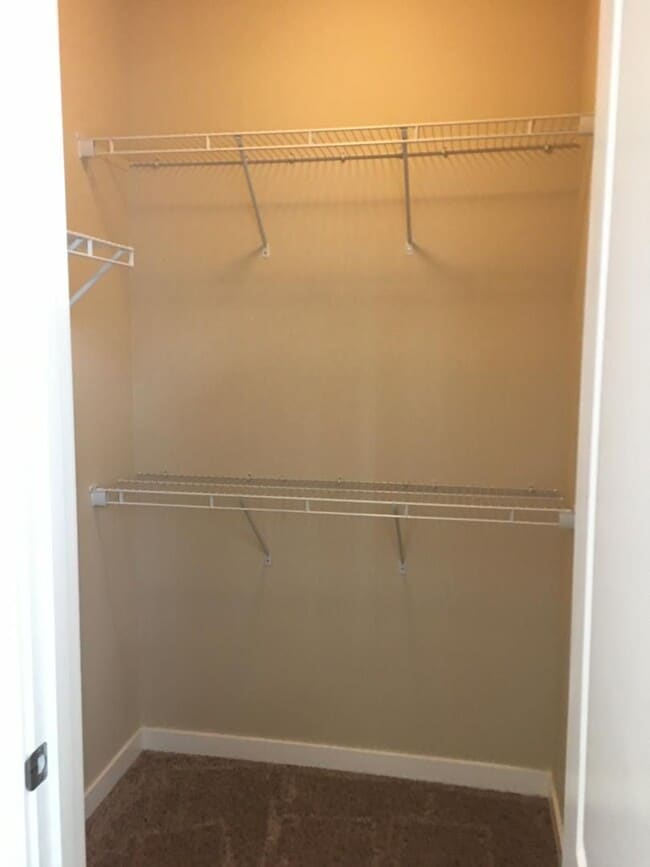 Building Photo - Amazing 1 bedroom with upscale interiors!