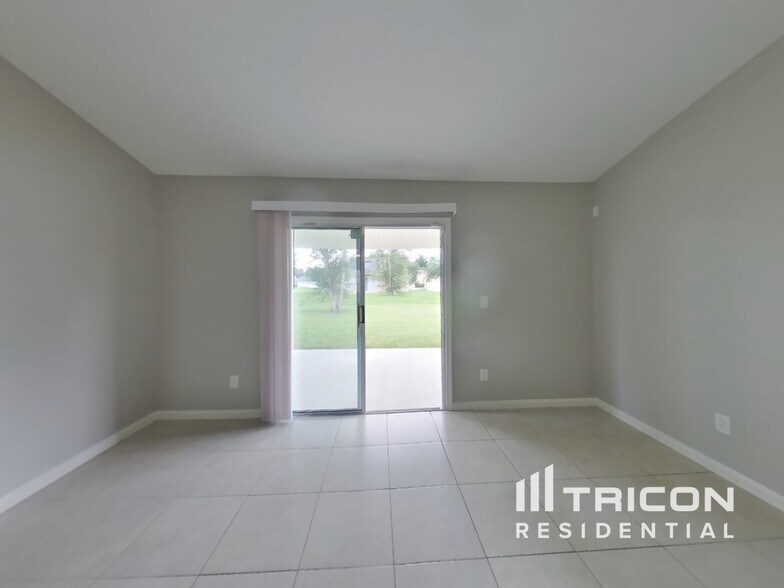 Building Photo - 11837 Raindrop Rd