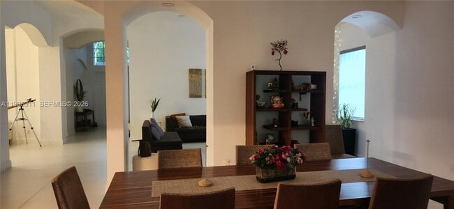 Building Photo - 3870 E Hibiscus St