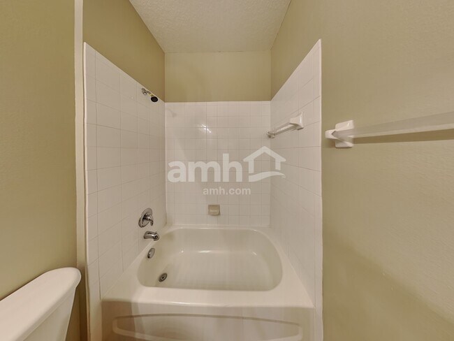 Building Photo - 6626 Rock Bridge Ln