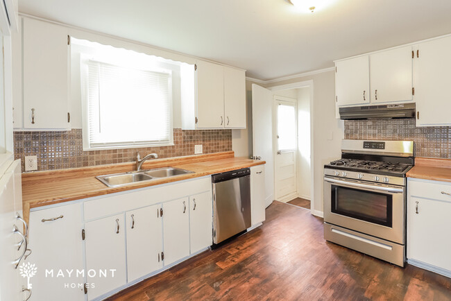 Building Photo - 3-Bedroom Home with Spacious Living Area