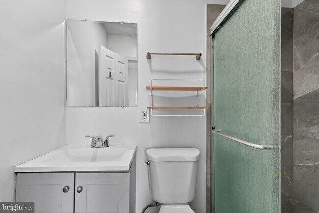 Building Photo - 2409 18th St NW