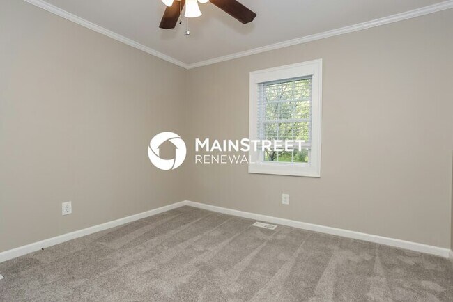 Building Photo - 147 Acorn Dr