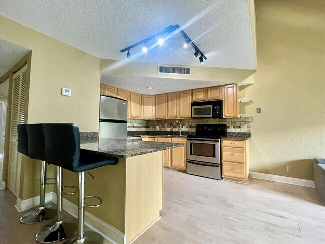 Building Photo - 57 Deer Creek Rd