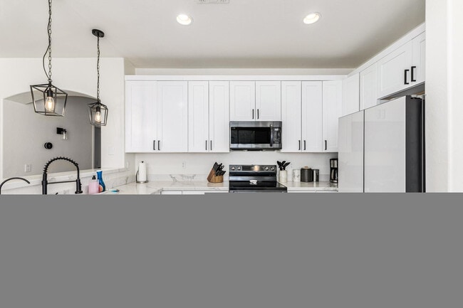 Building Photo - 2707 W Lamar Rd