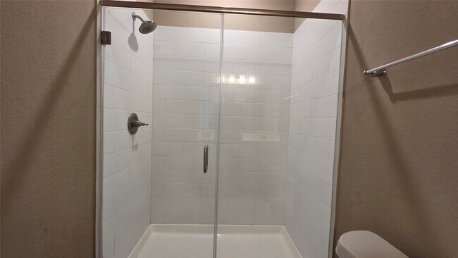 Building Photo - 9729 Grosbeak Ln