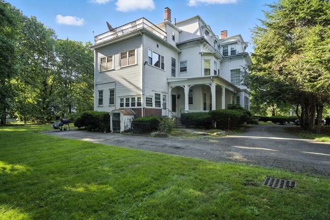 Primary Photo - 216 Lowell St
