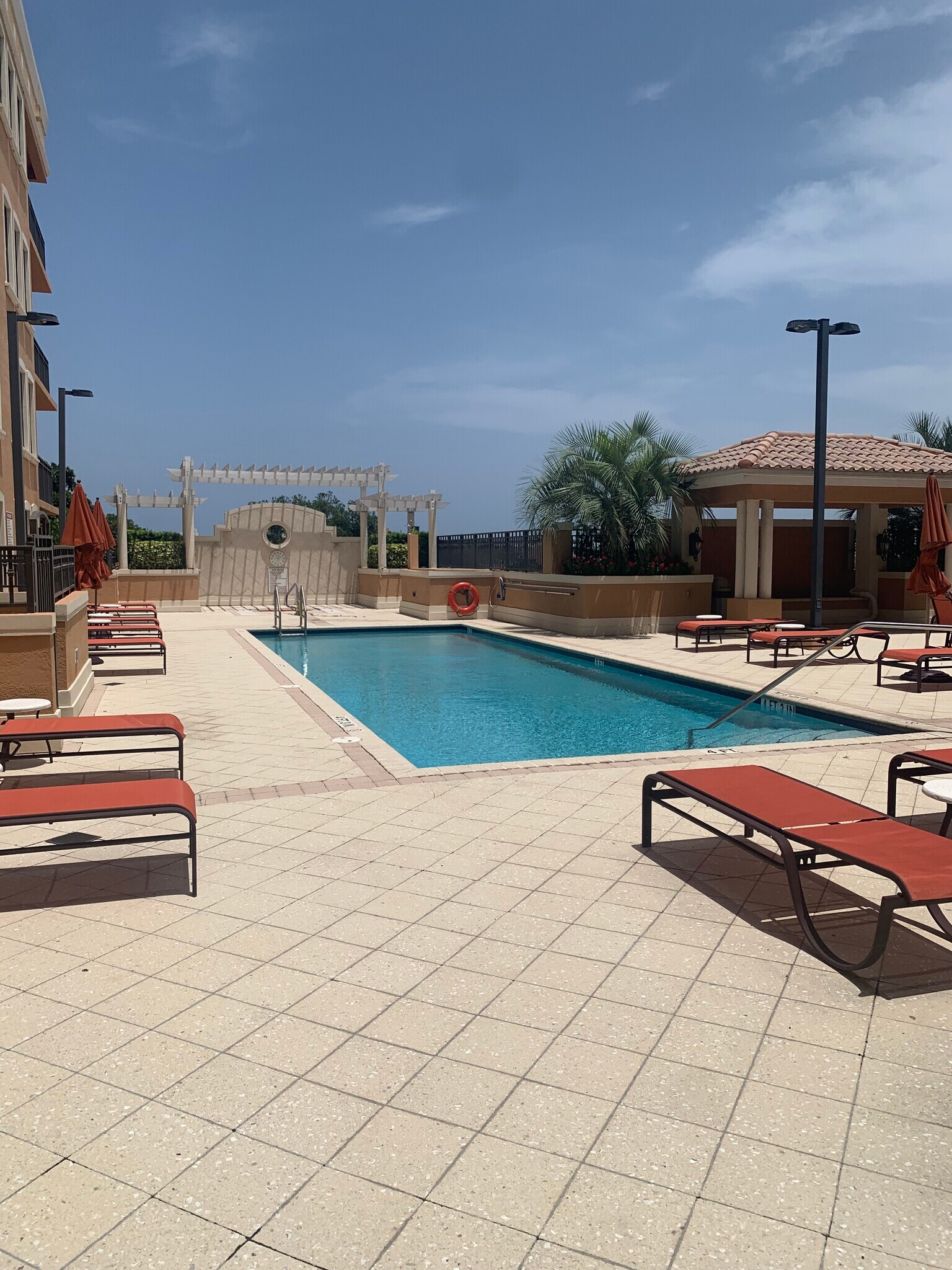 Pool / Deck - 511 Lucerne Ave