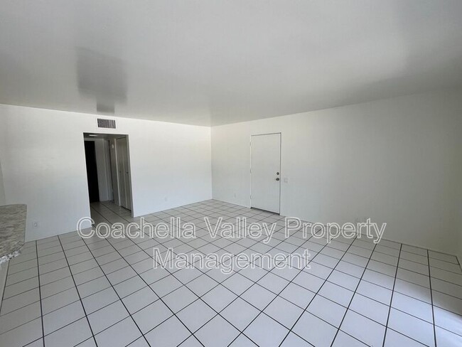 Building Photo - 550 El Cielo Rd