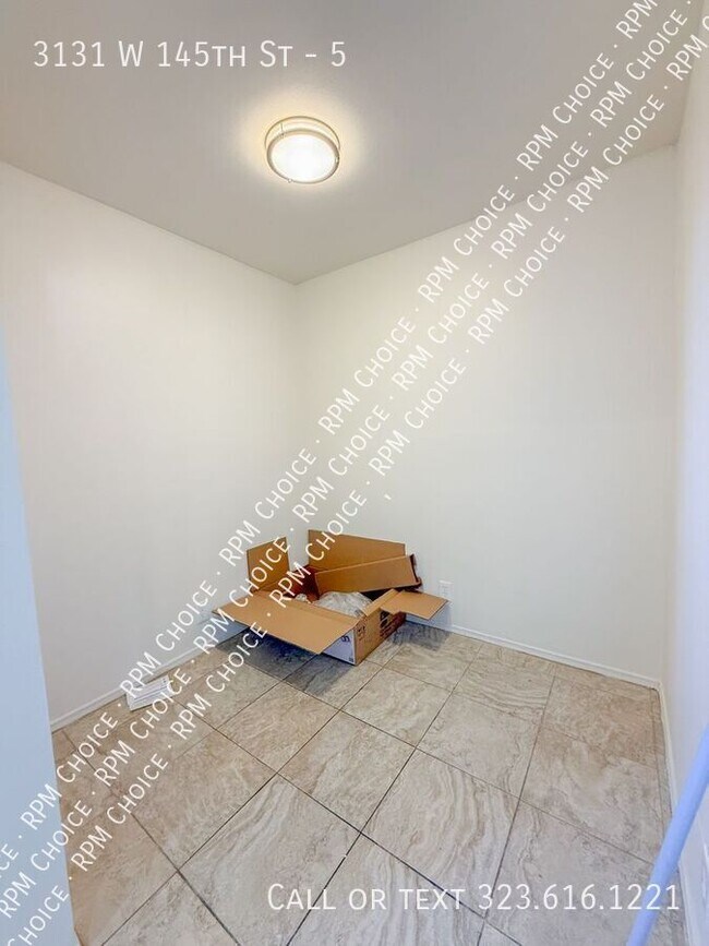 Building Photo - 3131 W 145th St