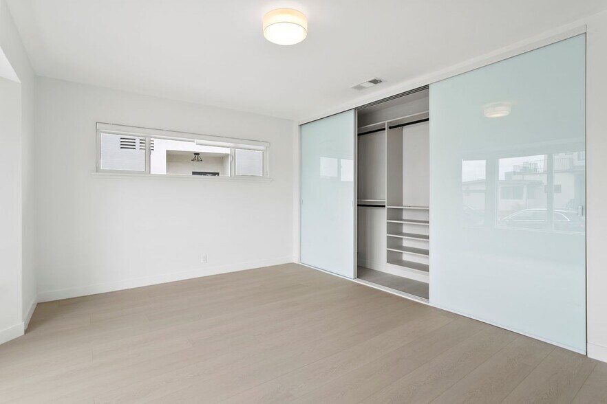 Building Photo - 4444 Don Felipe Dr