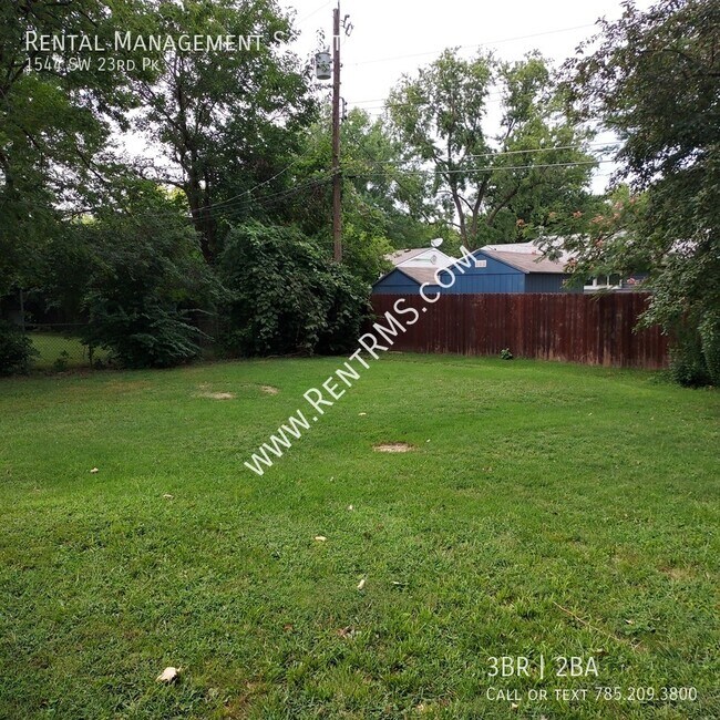 Building Photo - 1544 SW 23rd Park